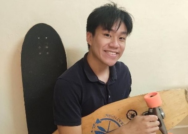 不滿市面出售品質　青年自製衝浪滑板