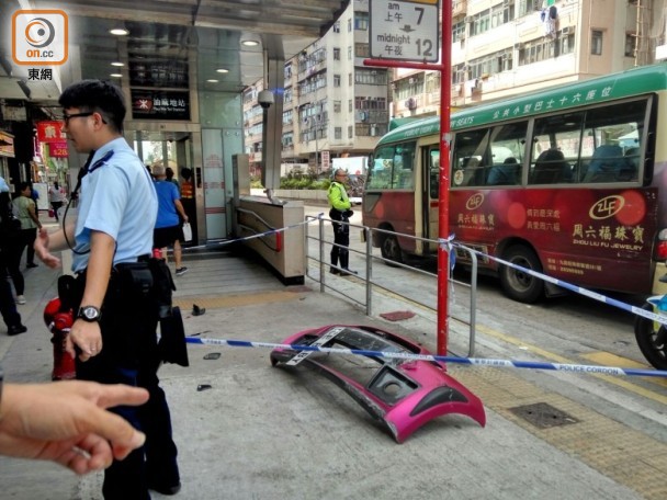 私家車彌敦道瘋駕 8人傷司機棄車逃｜即時新聞｜港澳｜on Cc東網