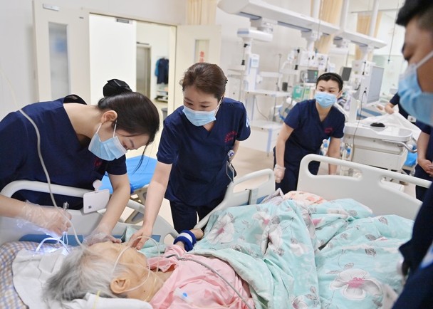 全国注册护士563万　将加强护理专业培训