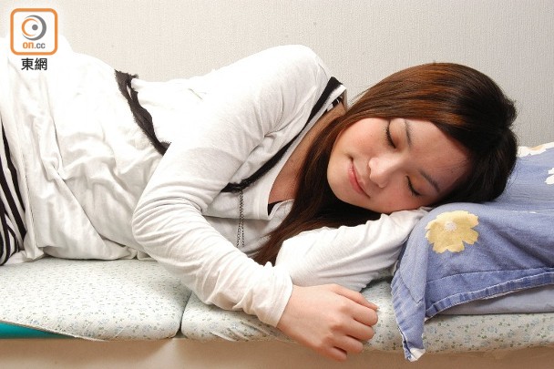 入睡時處於飢餓狀態的話，有機會影響睡眠素質。（資料圖片）