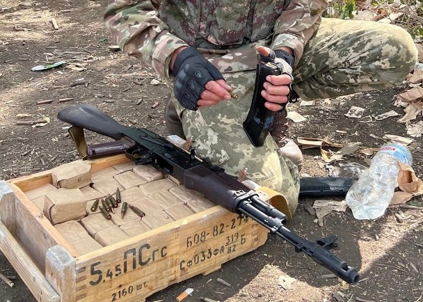 加入烏軍作戰　前美兵：更喜歡AK74突擊步槍