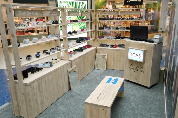 toms pop up store