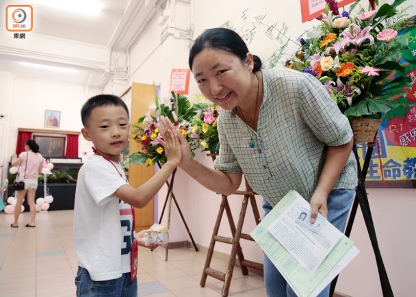 小一派位：揀北區派青衣 雙非家長：叩唔到門係學校問題｜即時新聞｜港澳｜on.cc東網