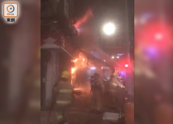 葵涌泰國菜館疑冷氣機着火1人燒傷手　150人疏散