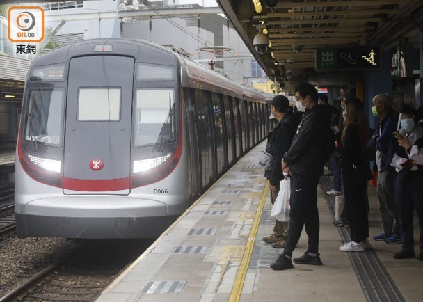 指香港鐵路發展效率低　議員直言不及深圳新加坡