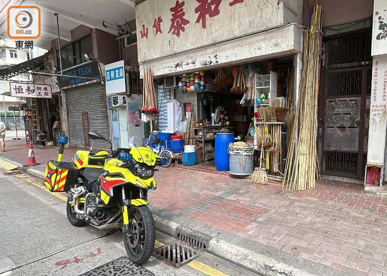 界限街男子高處墮下 倒臥大廈天井送院搶救｜即時新聞｜港澳｜on Cc東網