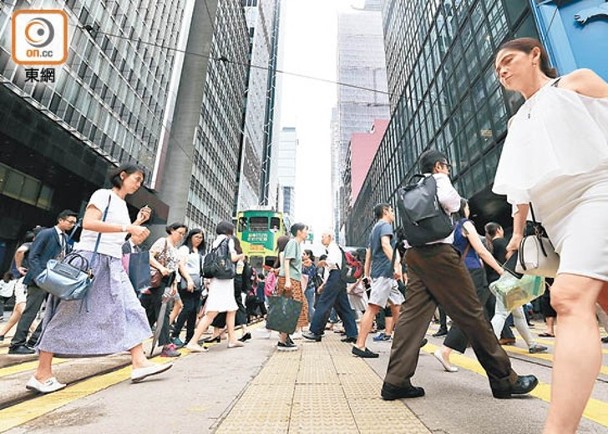 勞動人口參與率低　議員斥香港福利制度　愈躺平福利愈多