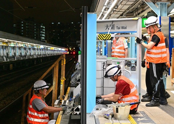 大圍站全部閘門投入服務 　東鐵綫6車站完成換閘工程
