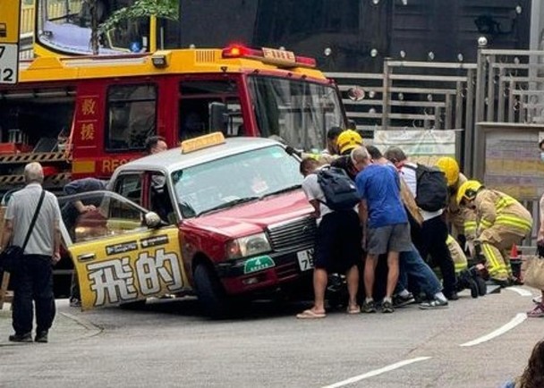 香港仔婦人遭連環撞捲車底　熱心市民抬車救人　兩司機涉危駕被捕