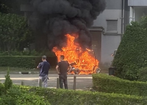 愉景灣高爾夫球車起火　消防救熄幸無人傷