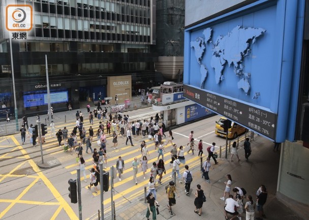 香港民研：港人較不滿經濟狀況　對社會滿意率稍改善