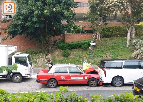 紅磡四車連環相撞　一人頸痛不適