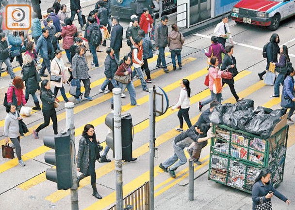 千億財赤　被問是否擴闊稅基　財庫局：要考慮對市民的影響