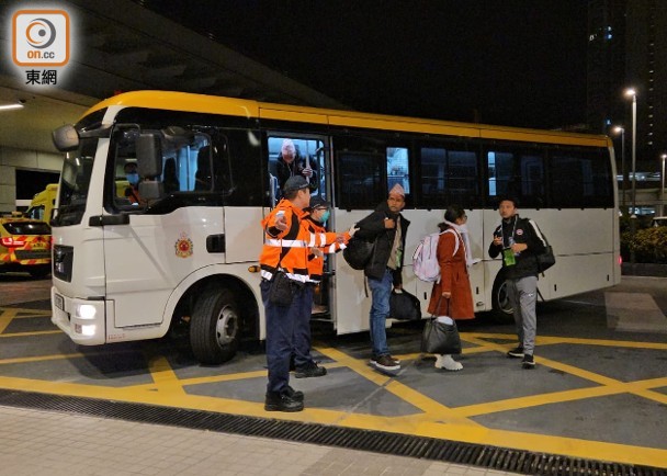 再有尼泊爾抵港國泰航班乘客疑食物中毒　15人不適