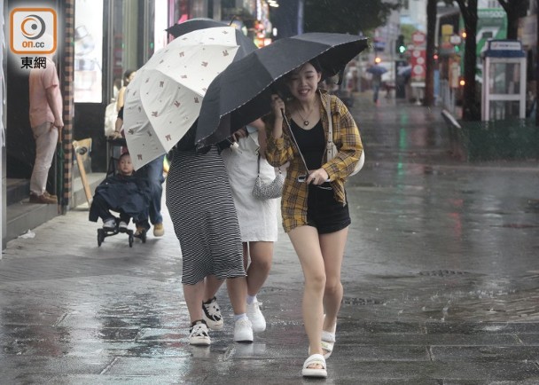 雷雨殺到　本港料局部地區大雨及有狂風雷暴